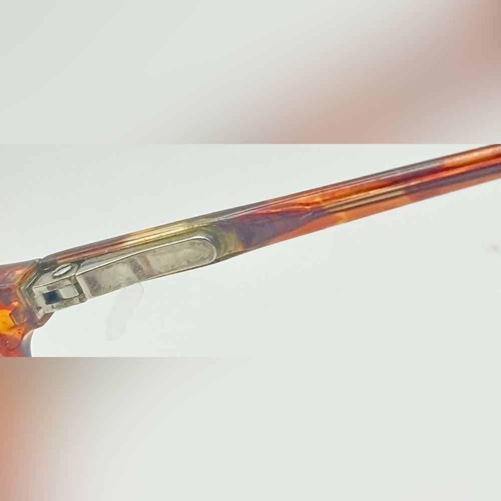Elegant Tortoise Shell Women's Glasses - Picture 7 of 8
